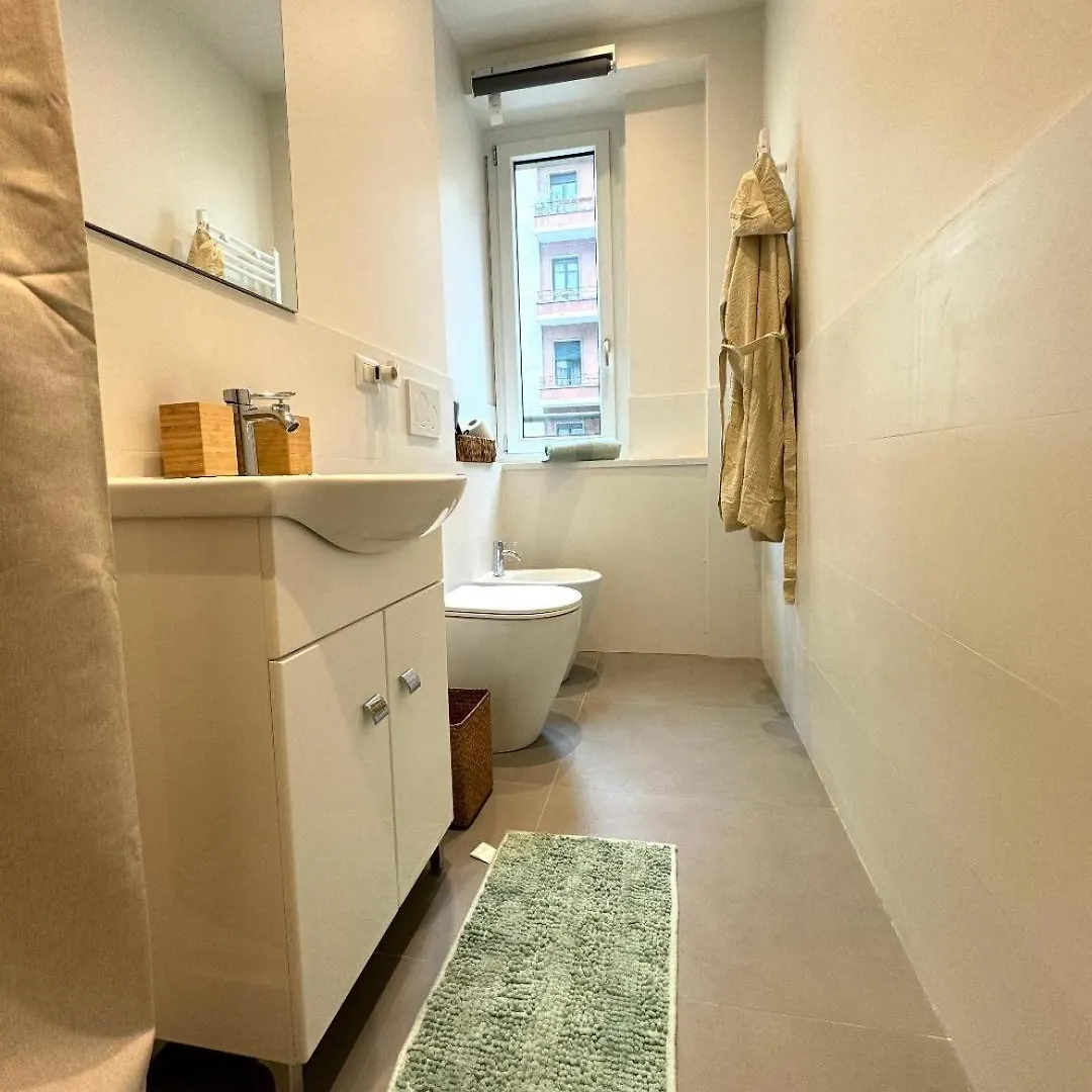 מילאנו Rainbow Studio Flat- Monolocale Luminoso