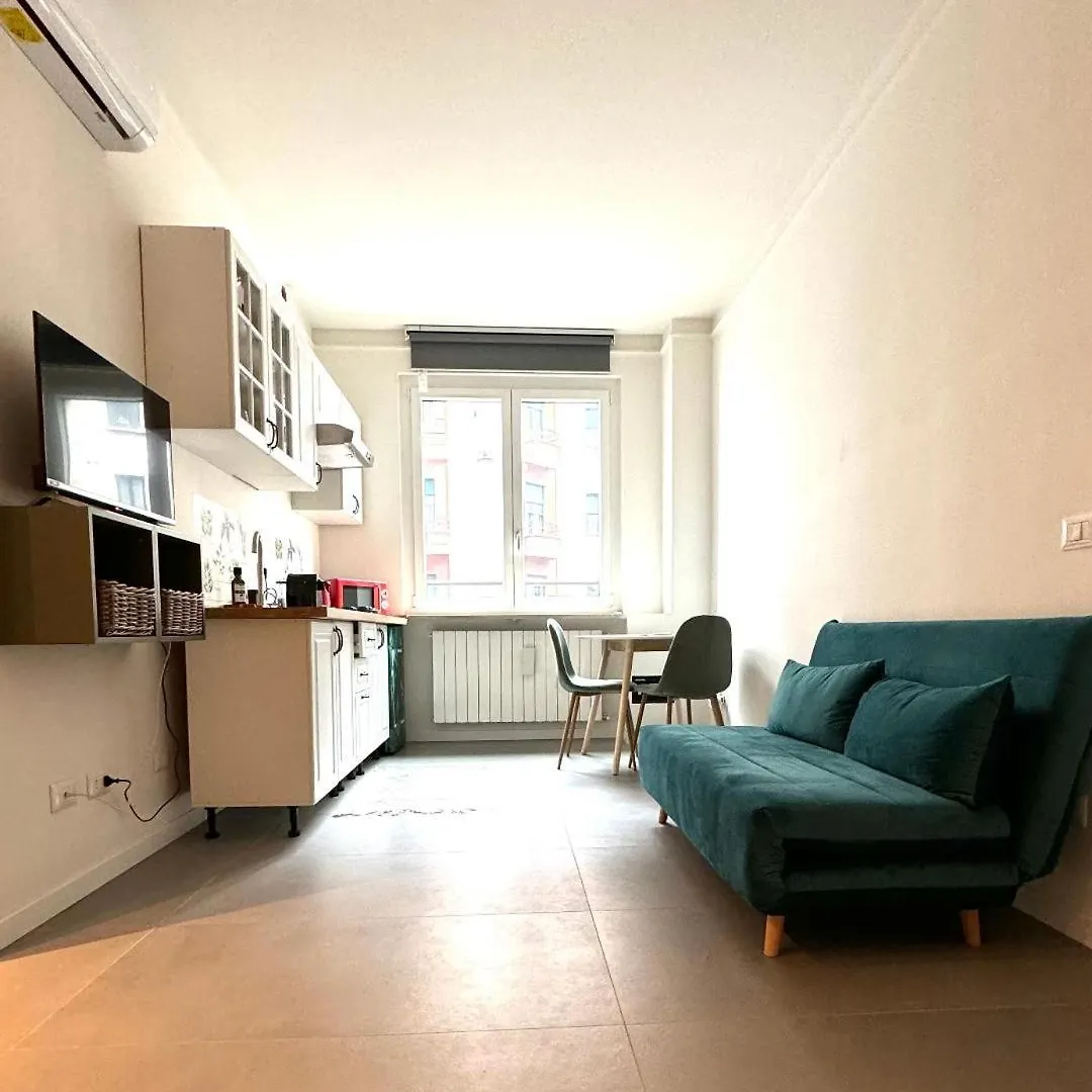Apartment Rainbow Studio Flat- Monolocale Luminoso Milan